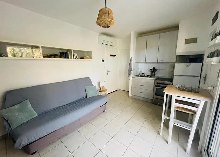 Clim , Wifi, 200 Metres Apartamento
