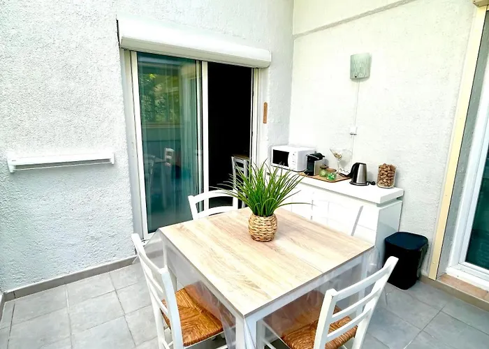 Clim , Wifi, 200 Metres Apartamento *